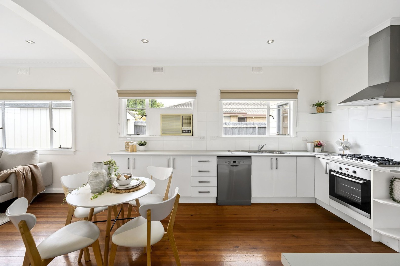 279 Grimshaw Street, Watsonia, VIC 3087, Watsonia - Thumbnail 3