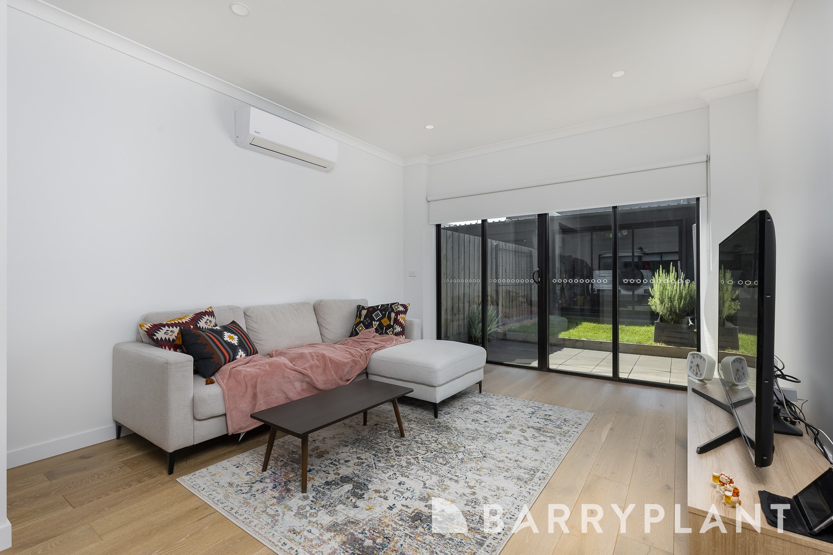 279 Waterhaven Boulevard, Point Cook, VIC 3030, Point Cook - Thumbnail 6