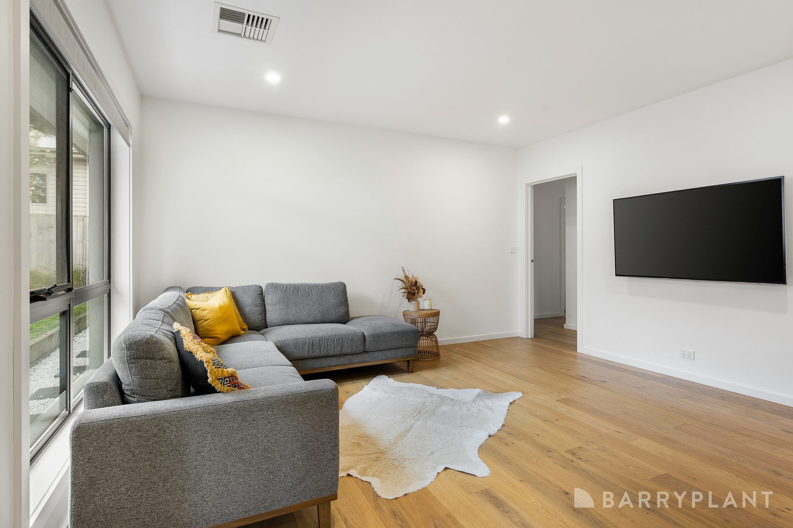 27A Glendale Court, Kilsyth, VIC 3137 - Thumbnail 2 - 04/12/2025