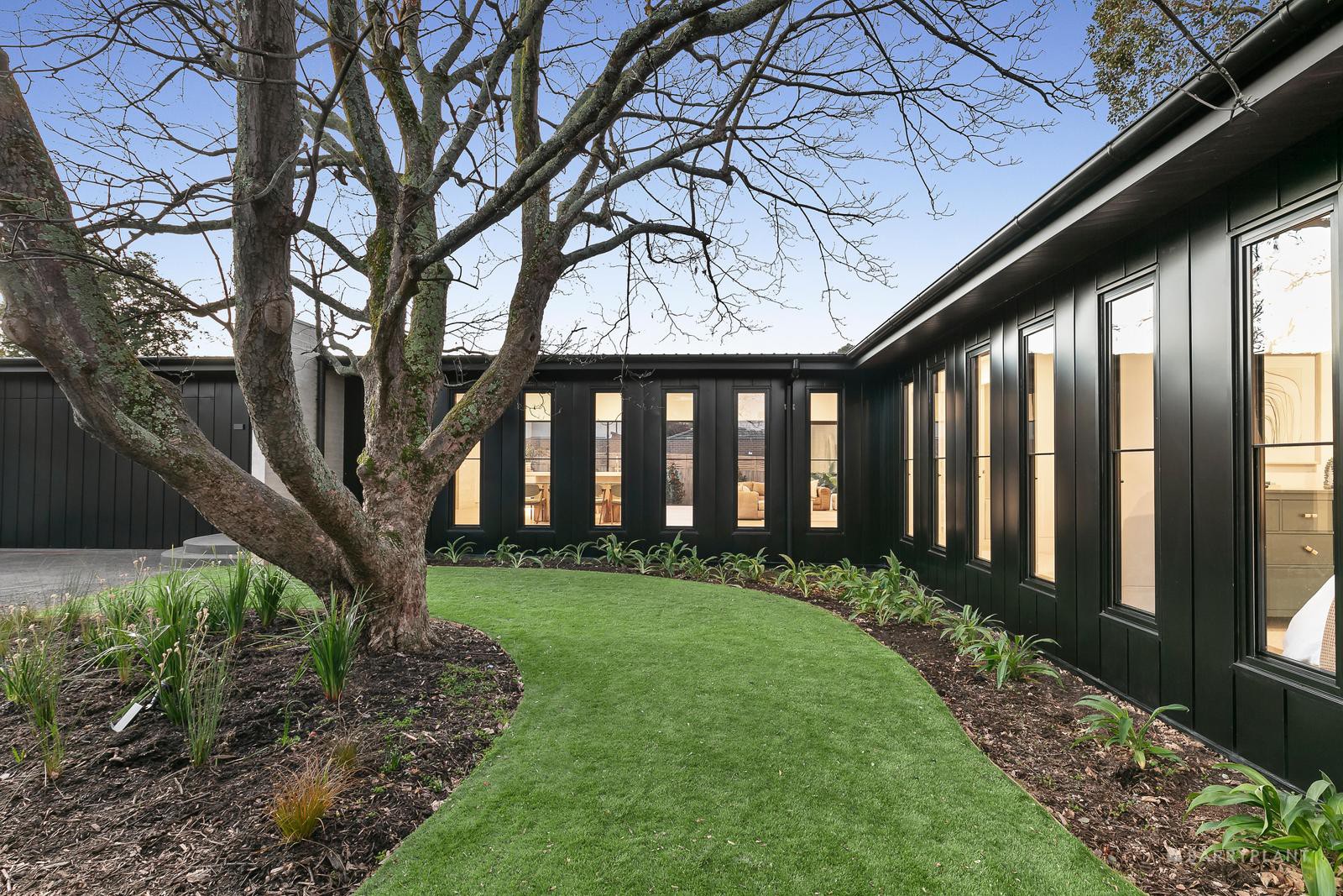 27a Halls Parade, Mitcham, VIC 3132, Mitcham - Thumbnail 2