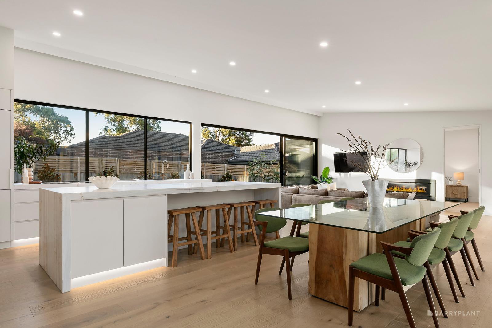 27a Halls Parade, Mitcham, VIC 3132, Mitcham - Thumbnail 7