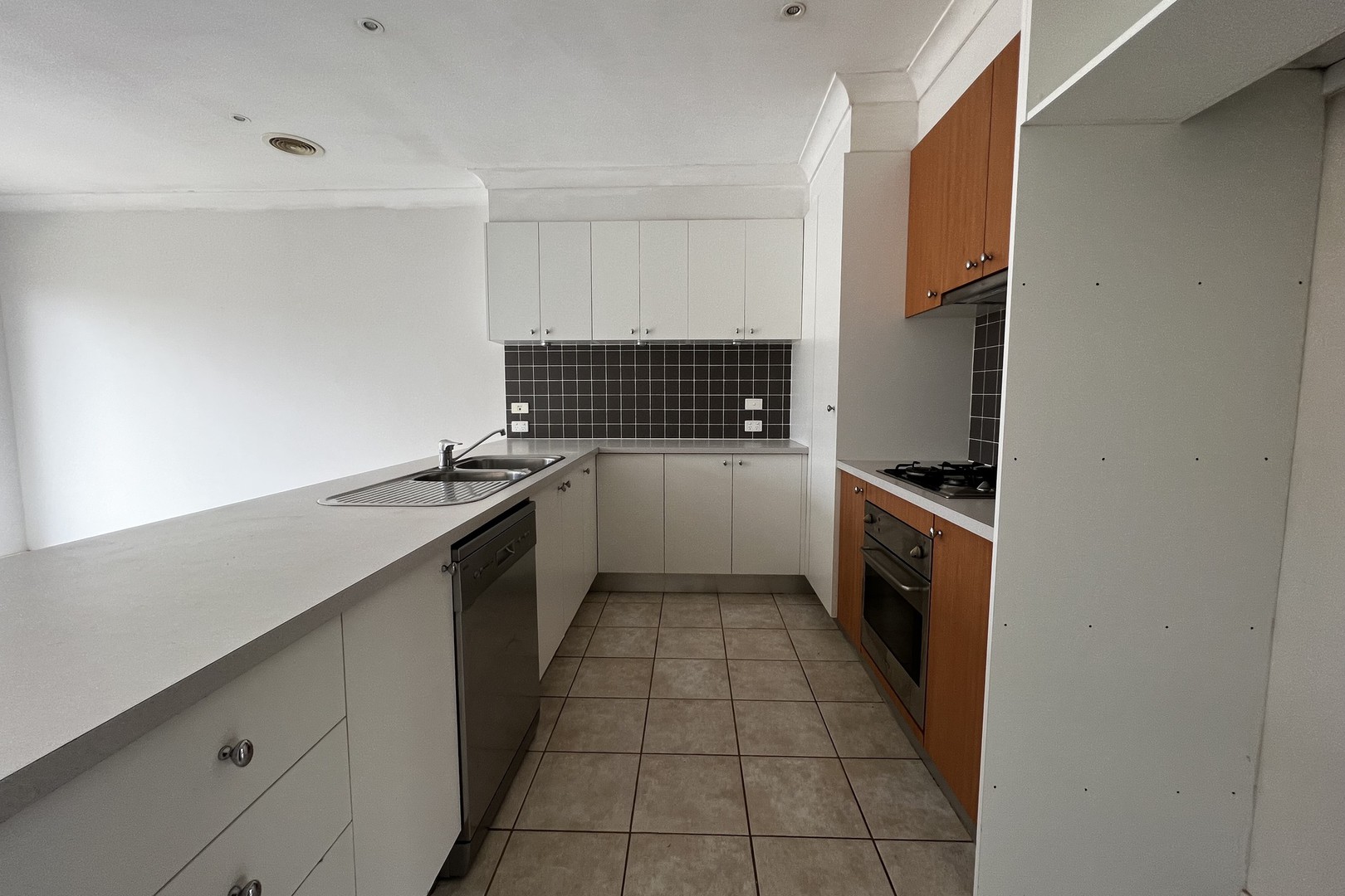 27C Wentworth Drive, Taylors Lakes, VIC 3038 - Thumbnail 2 - 05/01/2022