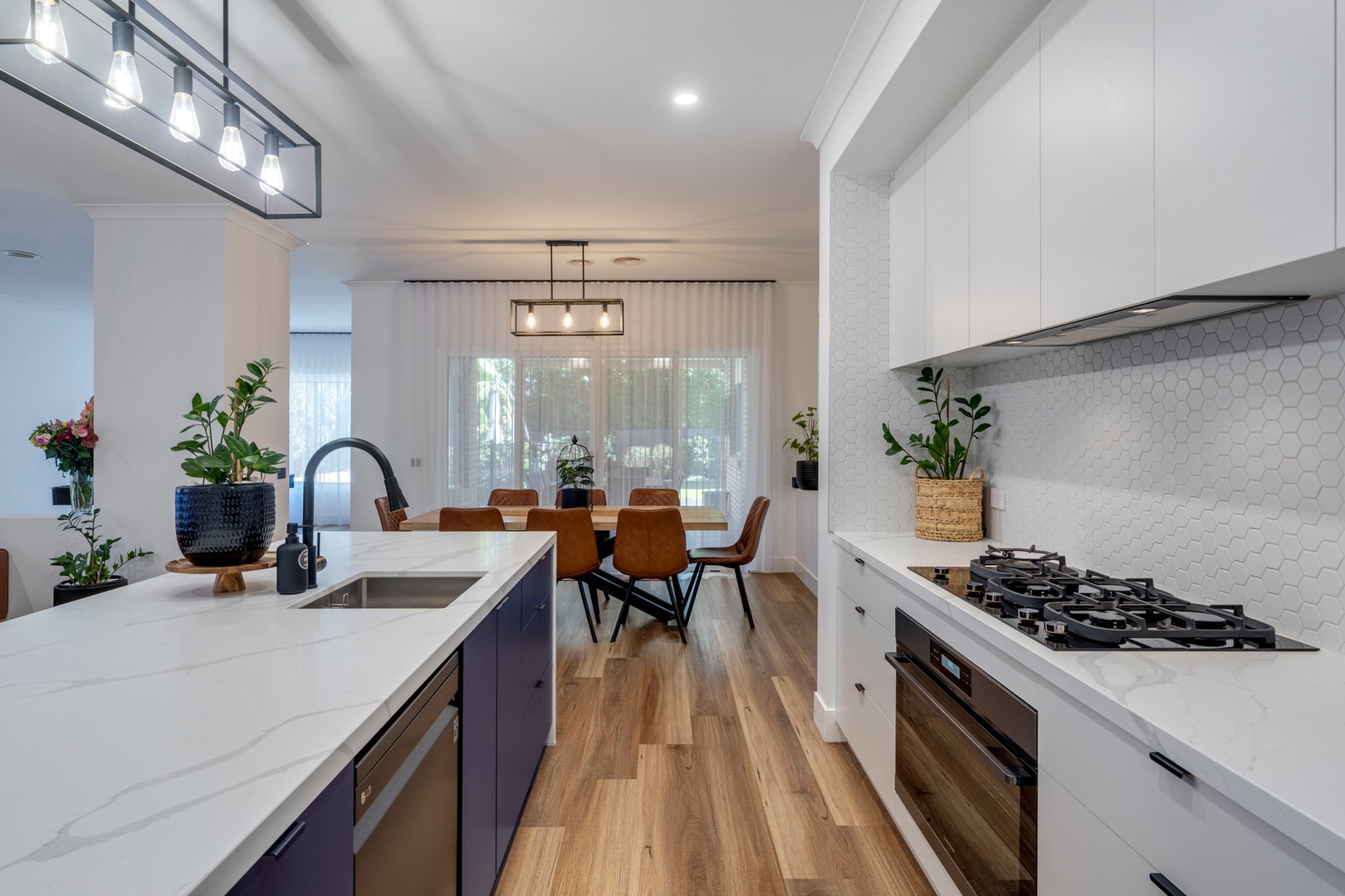 28 Ardsley Circuit, Craigieburn, VIC 3064, Craigieburn - Thumbnail 4