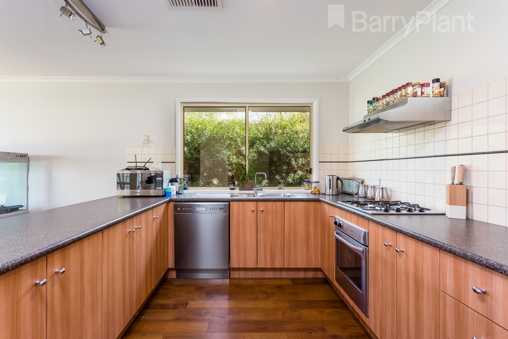 28 Arlington Way, Point Cook, VIC 3030, Point Cook - Thumbnail 5