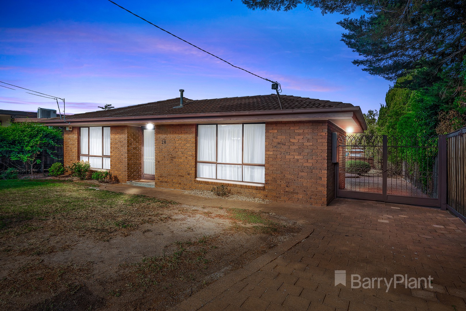28 Avondale Avenue, St Albans, VIC 3021, St Albans - Thumbnail 4