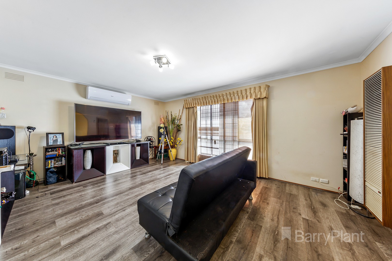 28 Avondale Avenue, St Albans, VIC 3021, St Albans - Thumbnail 2