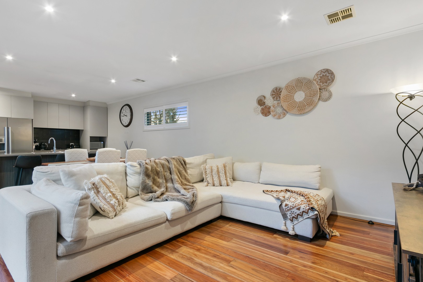 28 Beachwood Drive, Wantirna South, VIC 3152, Wantirna South - Thumbnail 2