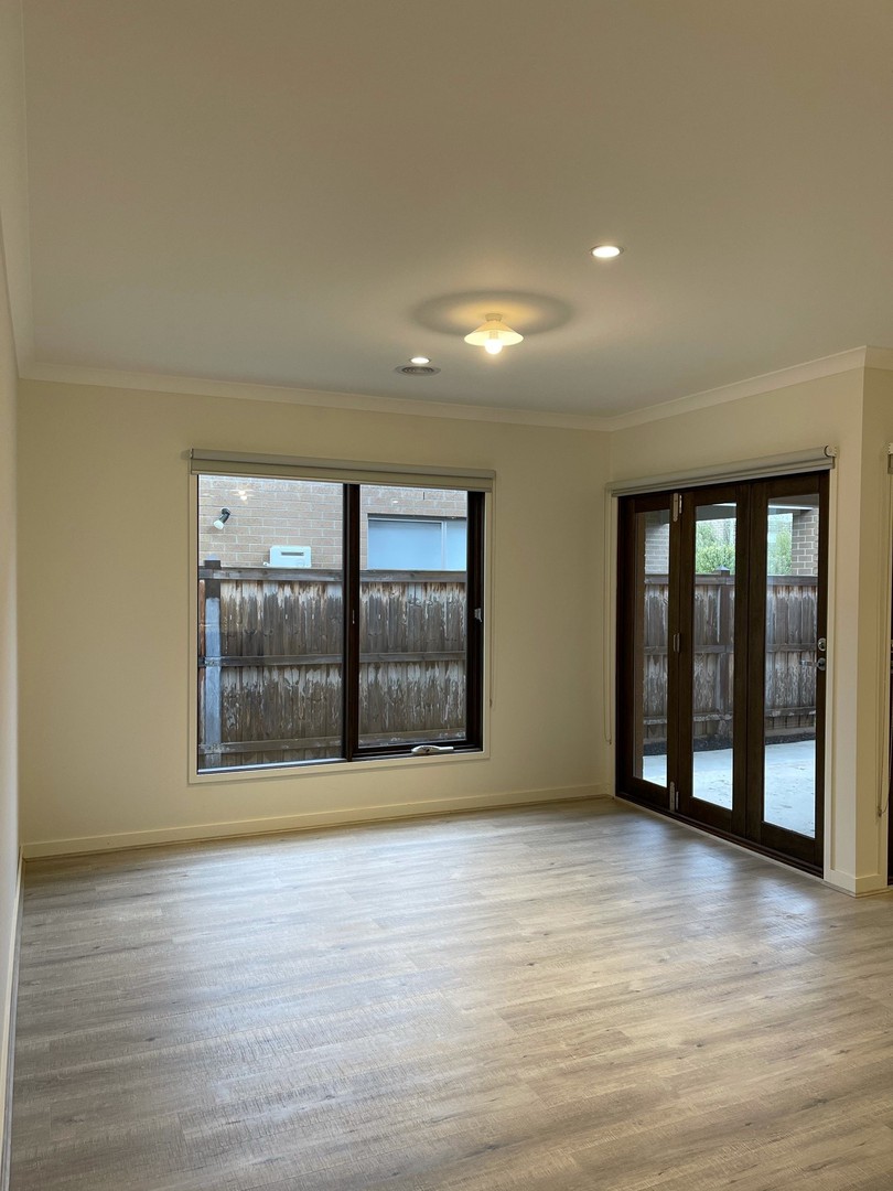 28 Beatrix Street, Point Cook, VIC 3030, Point Cook - Thumbnail 6