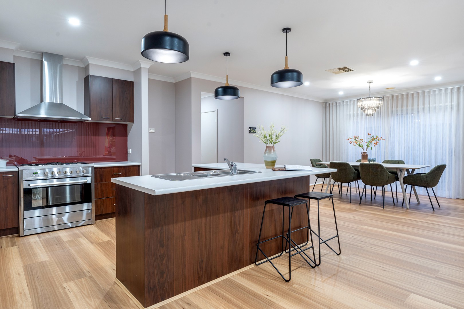 28 Ben Loman Circuit, Craigieburn, VIC 3064, Craigieburn - Thumbnail 3