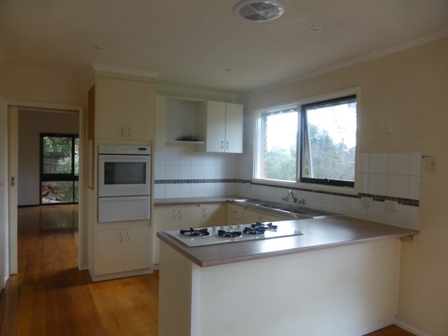 28 Bishop Avenue, Diamond Creek, VIC 3089, Diamond Creek - Thumbnail 3