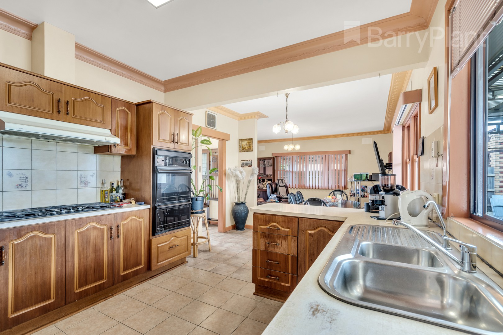 28 Botha Avenue, Reservoir, VIC 3073, Reservoir - Thumbnail 3