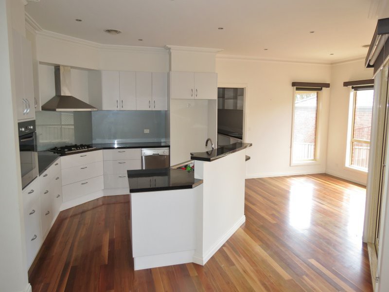 28 Bowles Road, Epsom, VIC 3551 - Thumbnail 2 - 07/04/2022