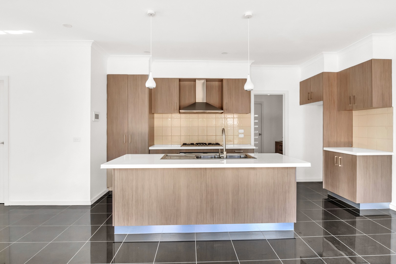 28 Braveheart Road, Craigieburn, VIC 3064, Craigieburn - Thumbnail 2