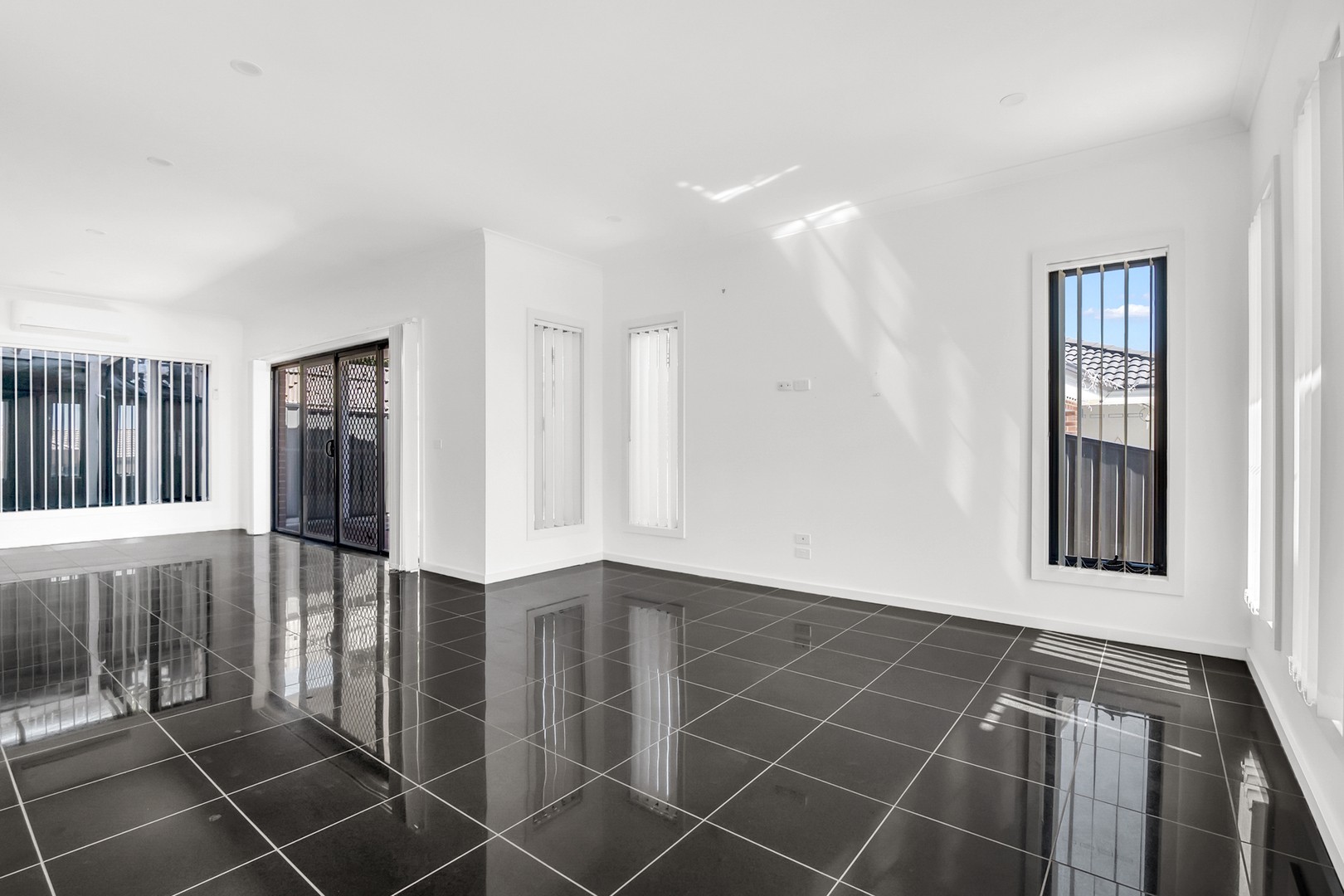 28 Braveheart Road, Craigieburn, VIC 3064, Craigieburn - Thumbnail 3