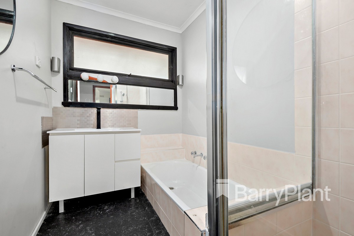 28 Carcoola Court, Rosebud, VIC 3939, Rosebud - Thumbnail 6