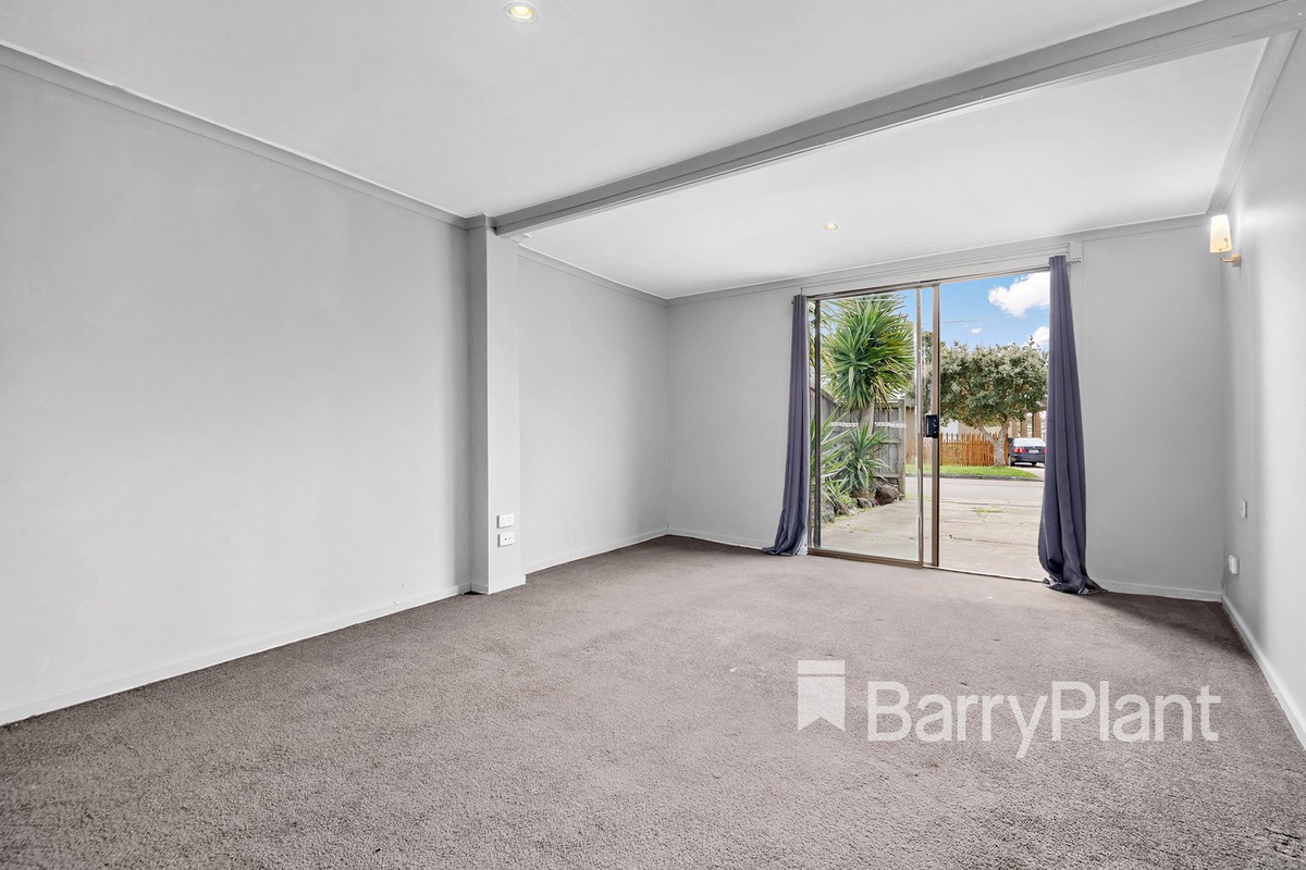 28 Carcoola Court, Rosebud, VIC 3939, Rosebud - Thumbnail 7