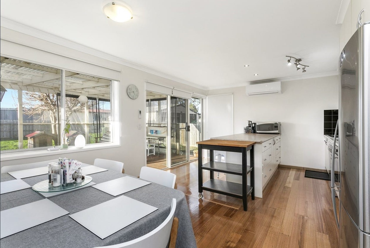 28 Carmarthen Drive, Corio, VIC 3214 - Thumbnail 2 - 04/10/2021