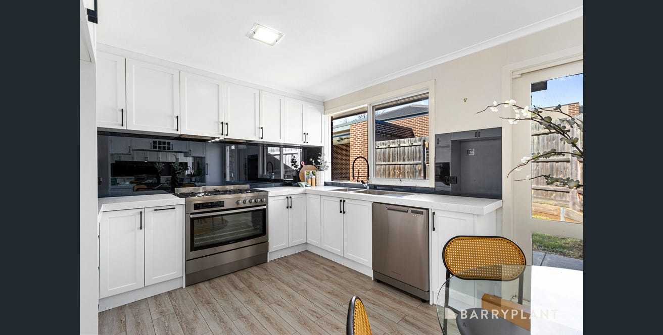 28 Carole Avenue, Chirnside Park, VIC 3116, Chirnside Park - Thumbnail 2