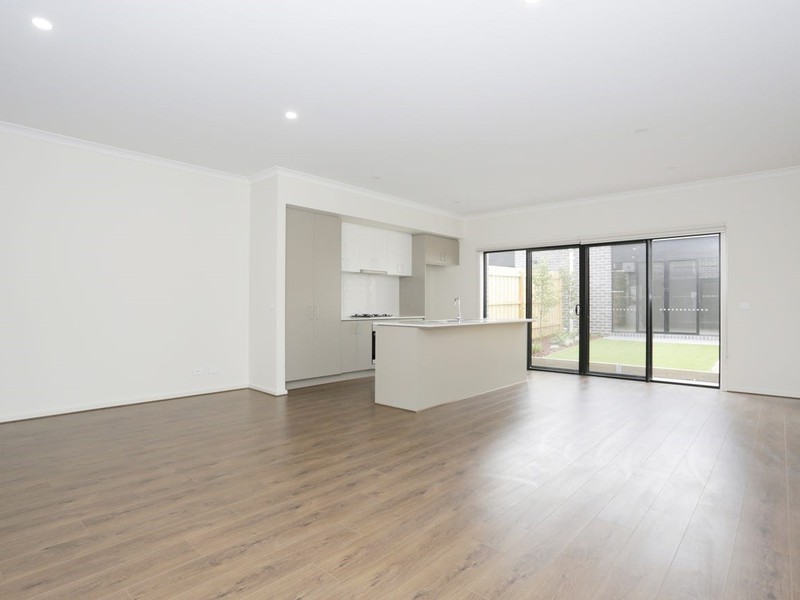 28 Cherry Tree Lane, Clyde, VIC 3978 - Image - 28/05/2026
