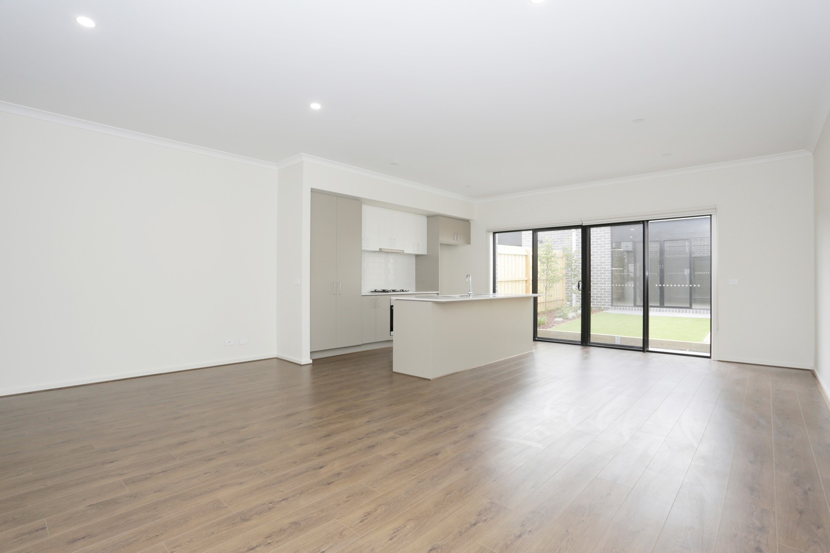 28 Cherry Tree Lane, Clyde, VIC 3978, Clyde - Thumbnail 2