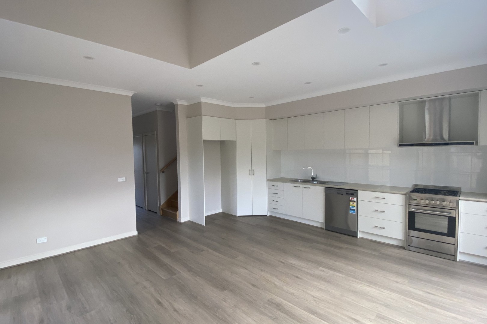 28 Corben Street, Reservoir, VIC 3073, Reservoir - Thumbnail 2