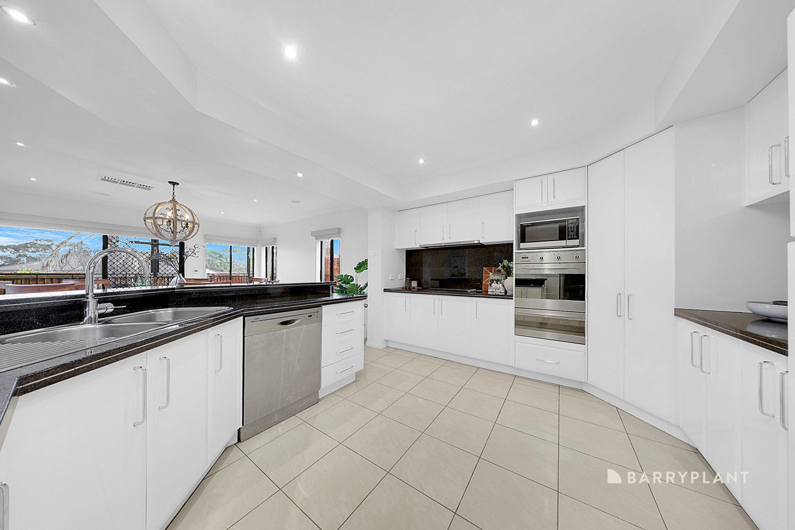 28 Delacombe Drive, Mill Park, VIC 3082, Mill Park - Thumbnail 8