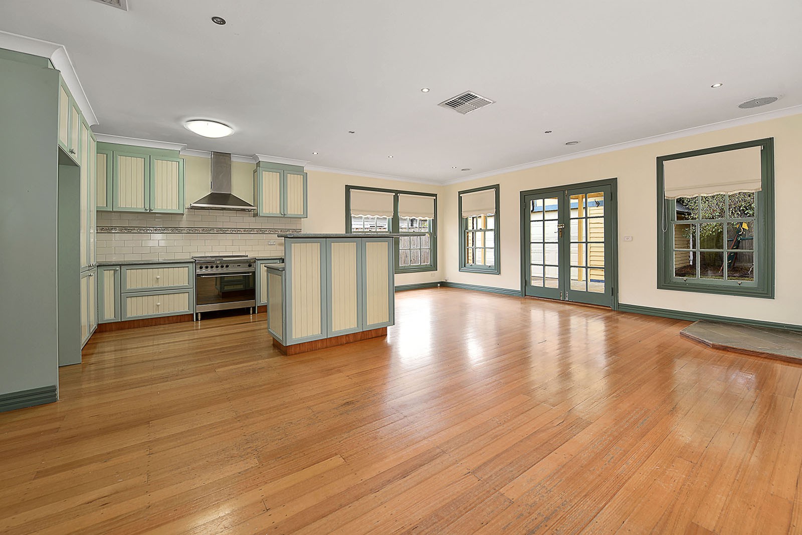 28 Deutscher Street, Avondale Heights, VIC 3034, Avondale Heights - Thumbnail 2