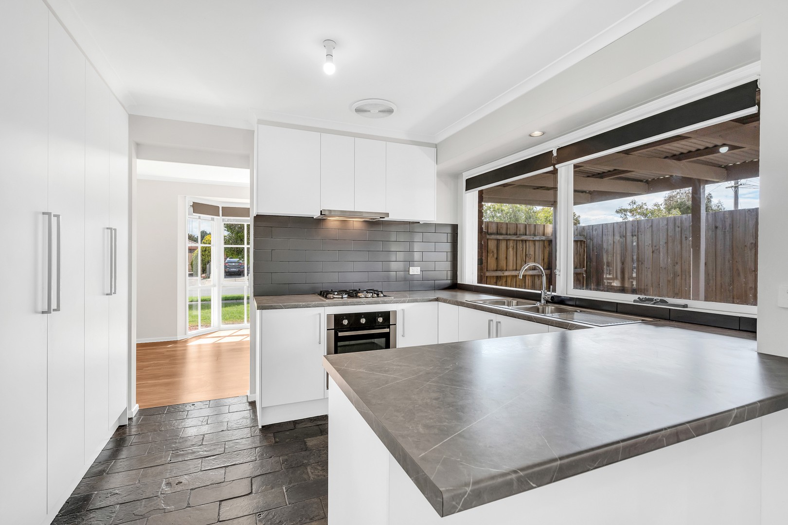 28 Dorchester Street, Craigieburn, VIC 3064, Craigieburn - Thumbnail 2