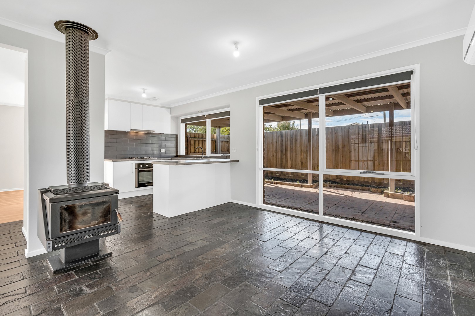 28 Dorchester StreetCraigieburn, VIC 3064, Craigieburn - Thumbnail 7
