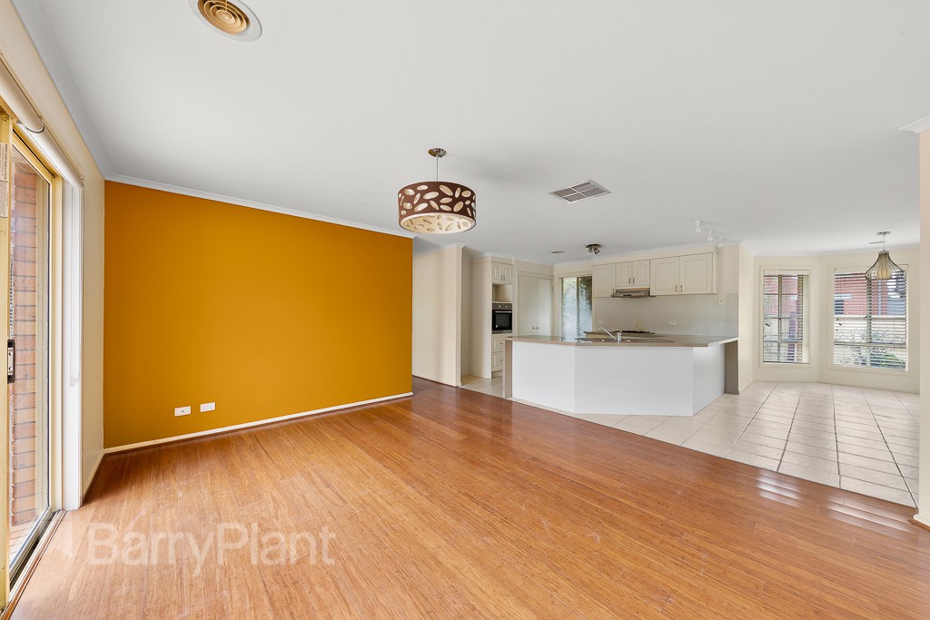 28 Edgbaston ParadeCaroline Springs, VIC 3023  - Leased, Caroline Springs - Thumbnail 3