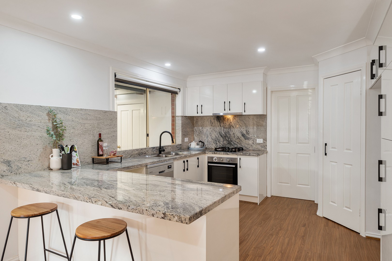 28 Exmouth Road, Craigieburn, VIC 3064, Craigieburn - Thumbnail 3