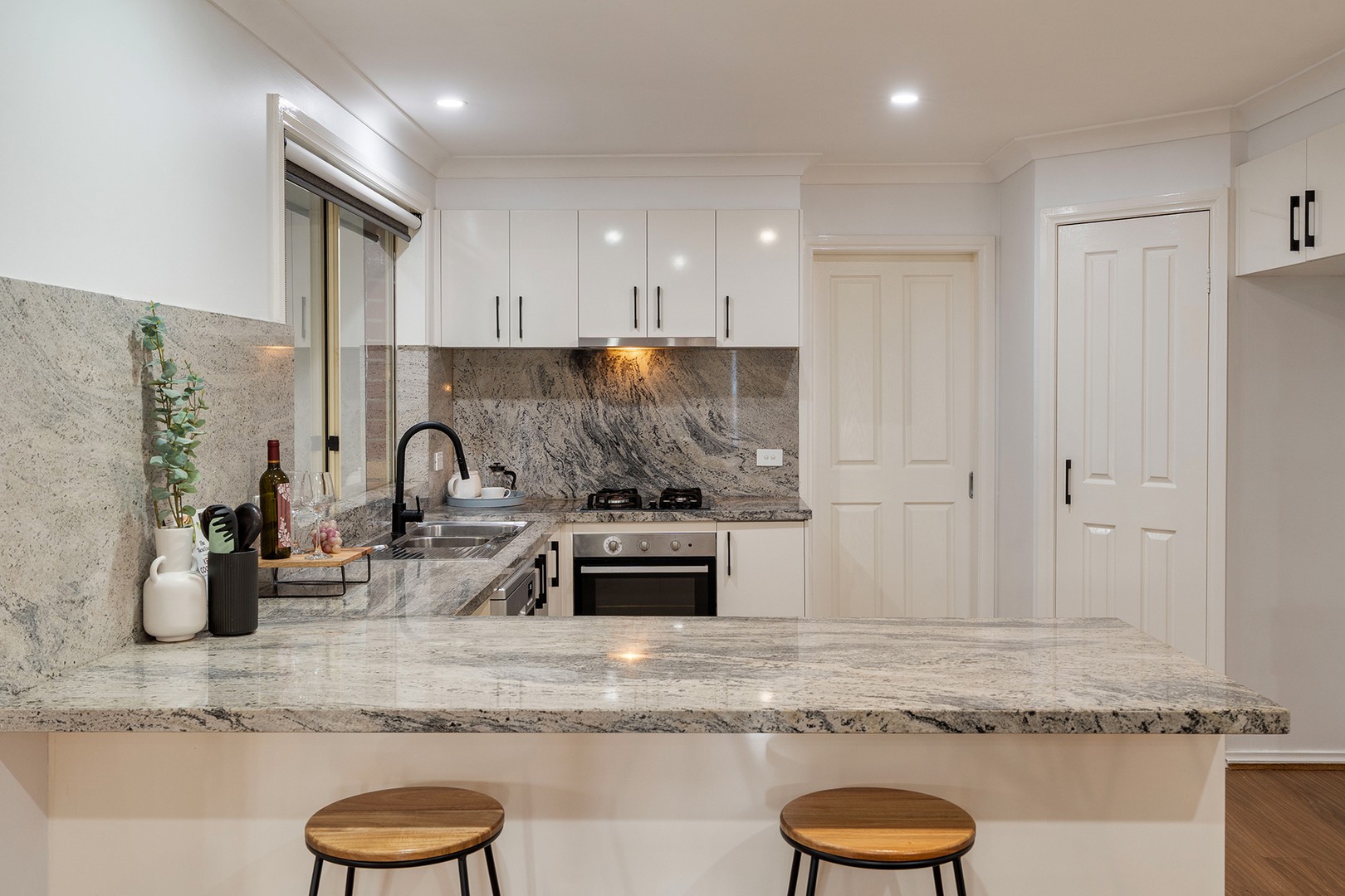 28 Exmouth Road, Craigieburn, VIC 3064, Craigieburn - Thumbnail 4