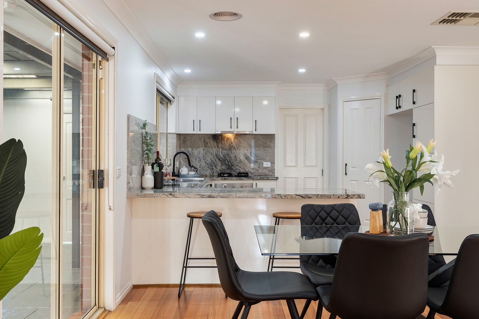 28 Exmouth Road, Craigieburn, VIC 3064, Craigieburn - Thumbnail 5