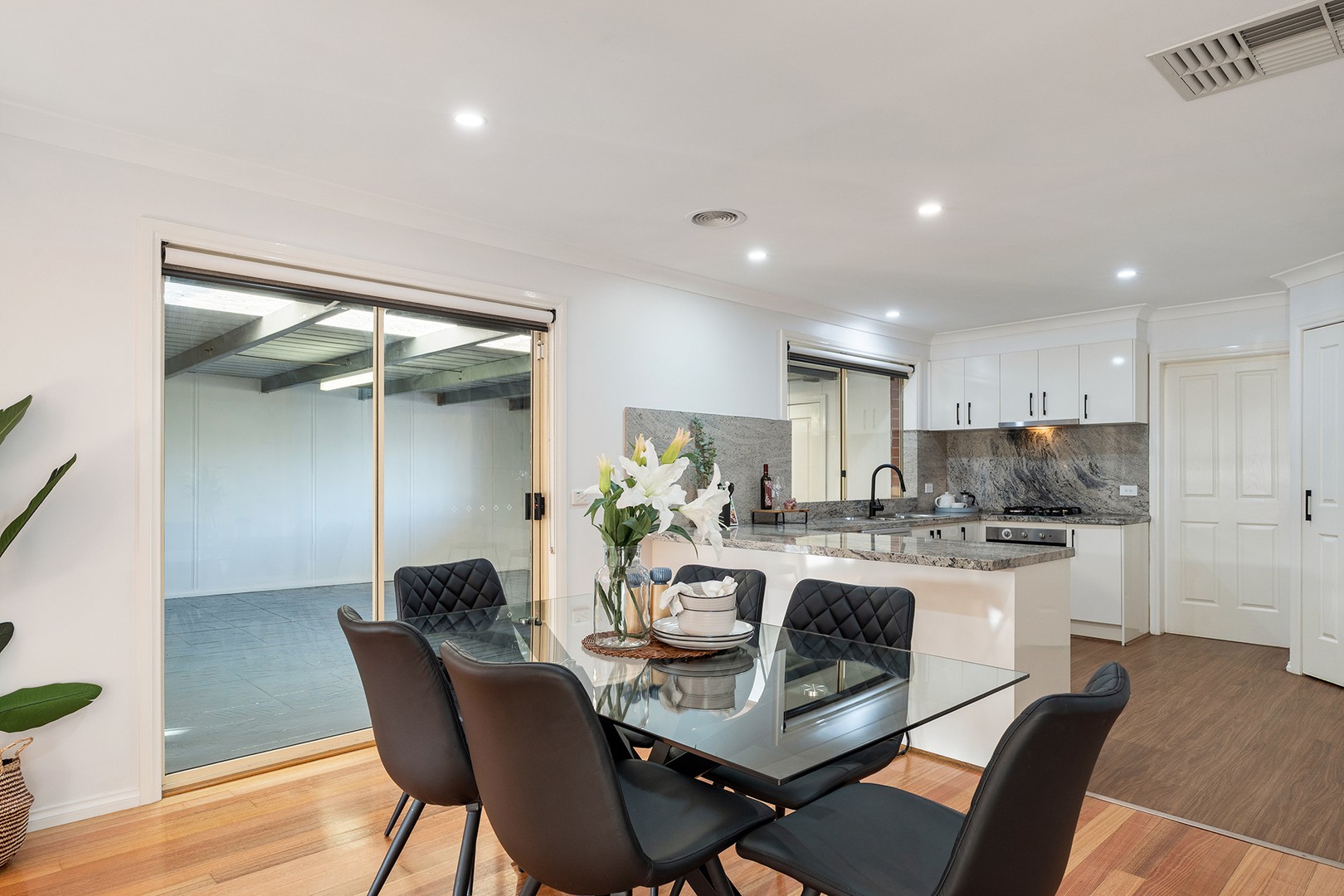 28 Exmouth Road, Craigieburn, VIC 3064, Craigieburn - Thumbnail 6