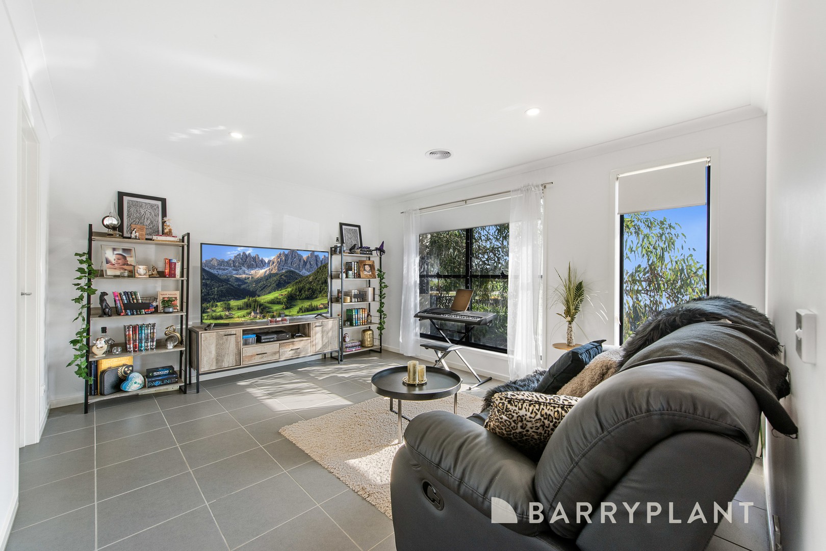 28 Fragrance Terrace, Manor Lakes, VIC 3024, Manor Lakes - Thumbnail 3