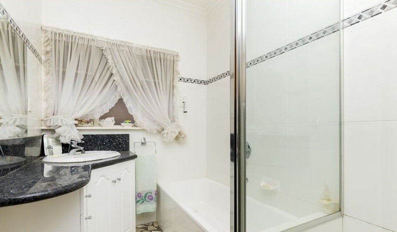 28 Glen Street, Werribee, VIC 3030, Werribee - Thumbnail 5