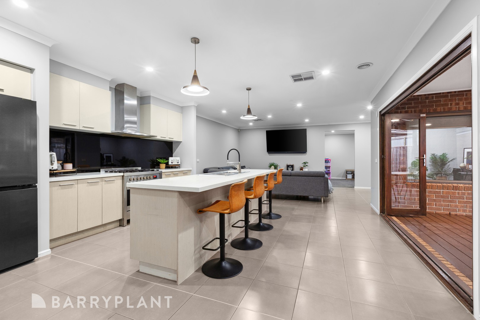 28 Greenvale Avenue, Wallan, VIC 3756 - Thumbnail 2 - 28/05/2025