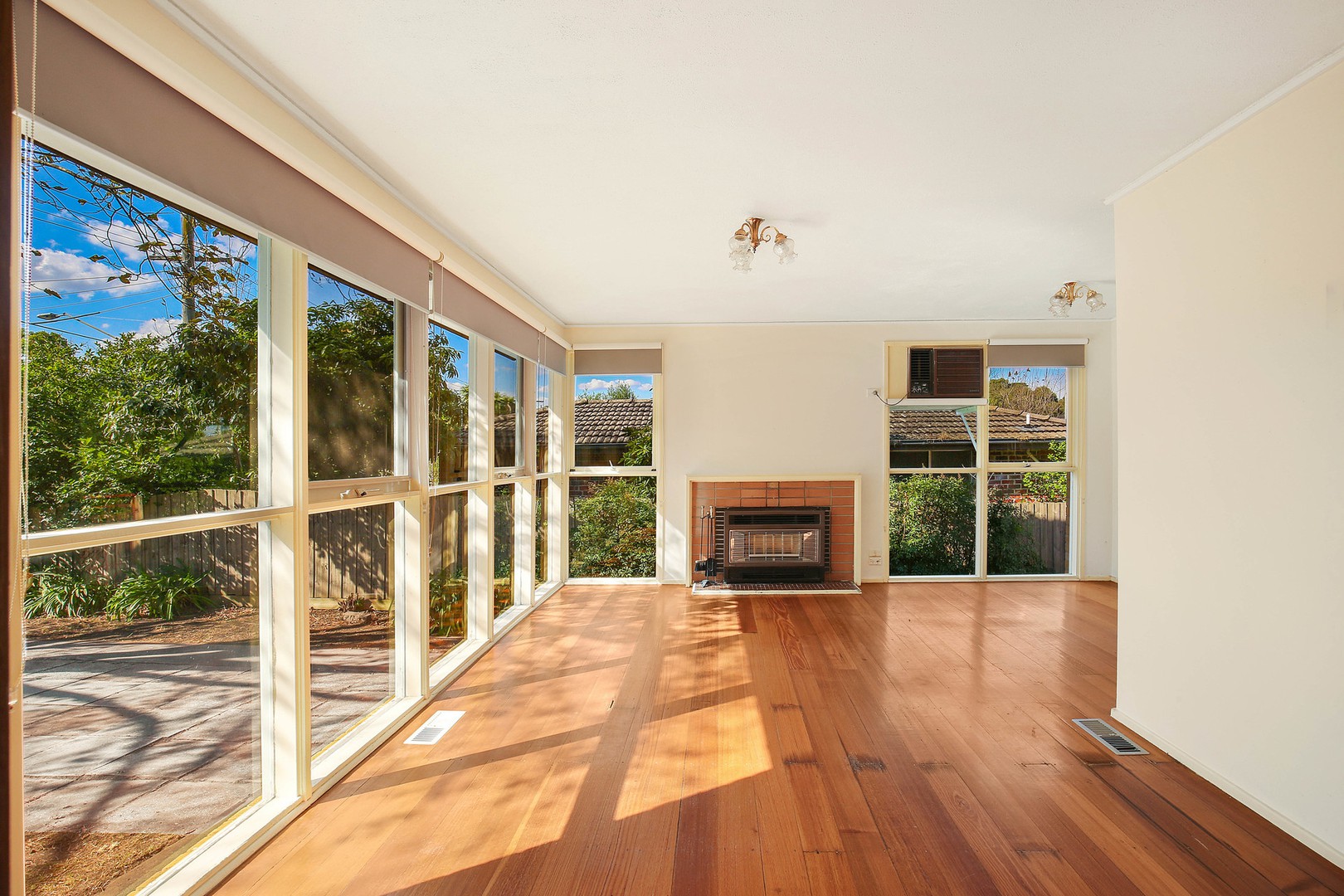 28 Greenwood Drive, Bundoora, VIC 3083, Bundoora - Thumbnail 2