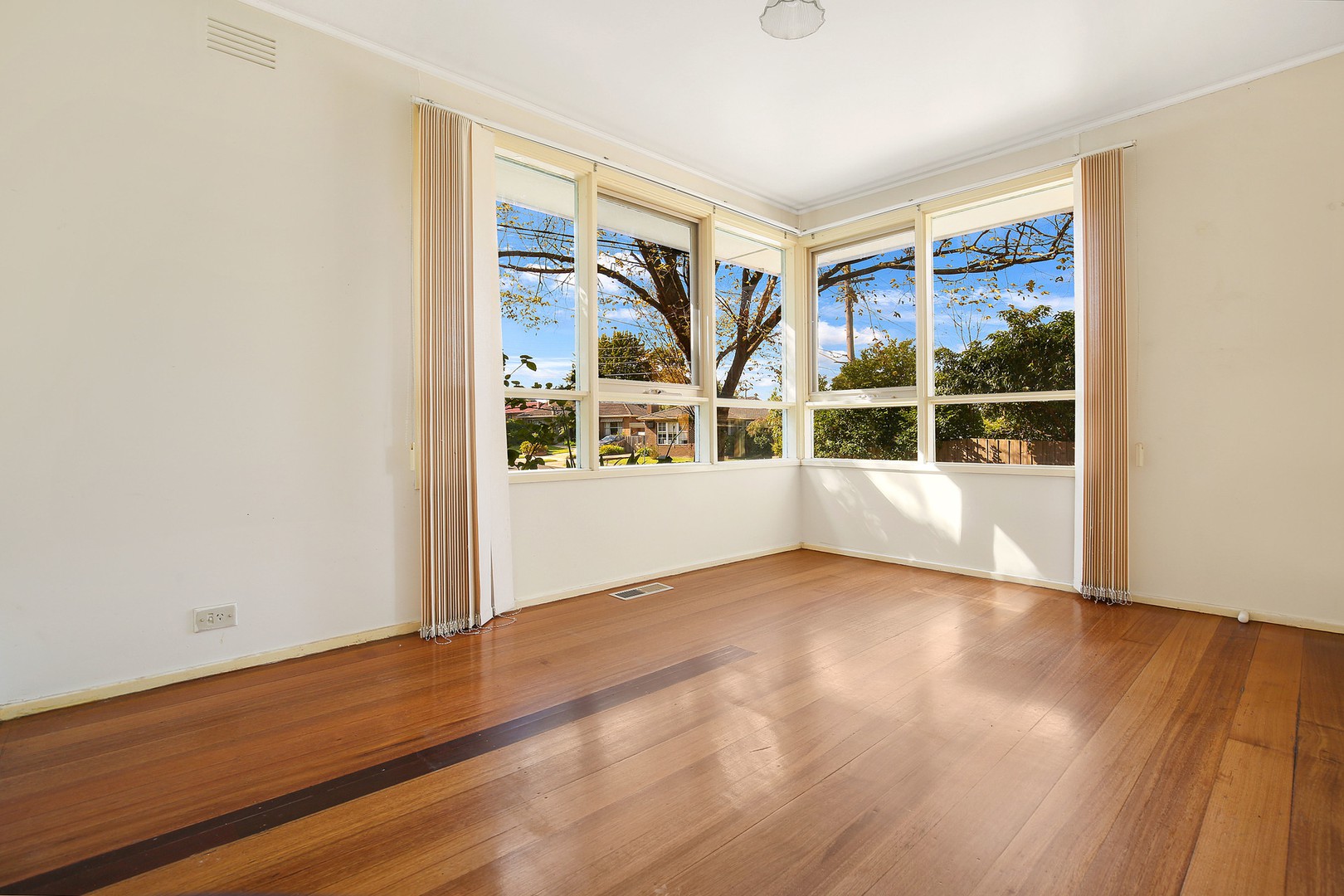 28 Greenwood Drive, Bundoora, VIC 3083, Bundoora - Thumbnail 4