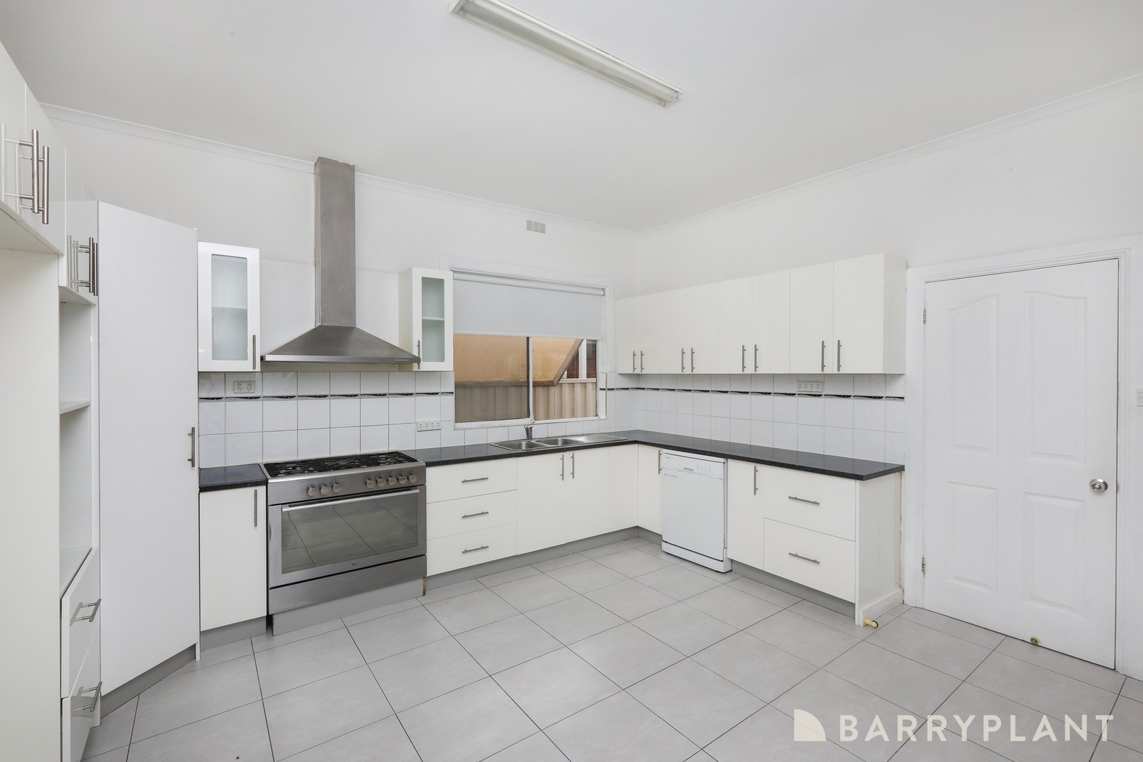 28 Hall Street, Sunshine West, VIC 3020, Sunshine West - Thumbnail 2