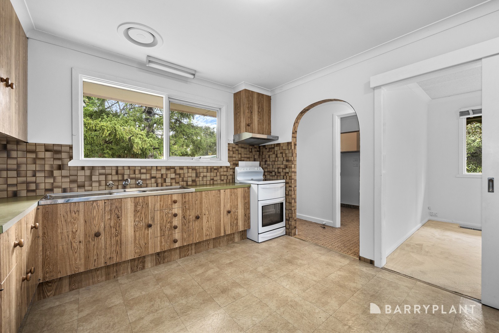 28 Hillview Drive, Kilsyth, VIC 3137, Kilsyth - Thumbnail 2