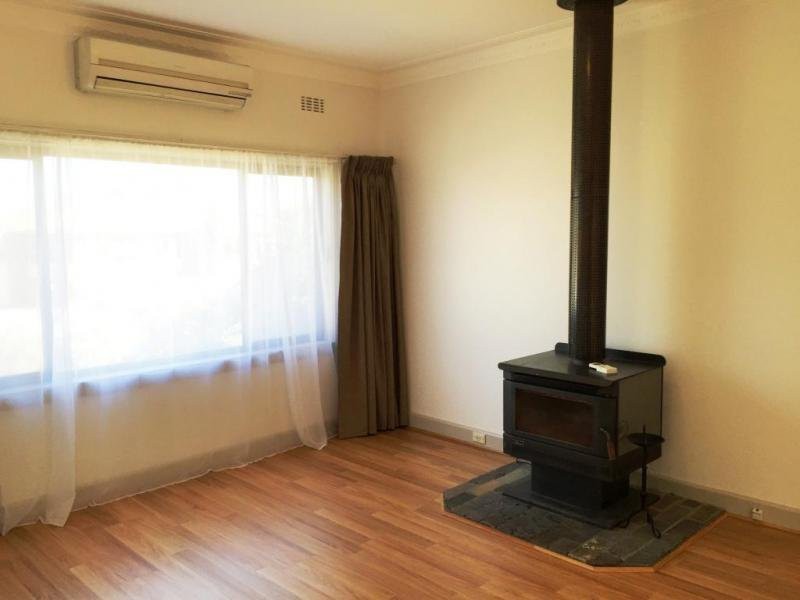 28 Hobbs Crescent, Reservoir, VIC 3073, Reservoir - Thumbnail 2
