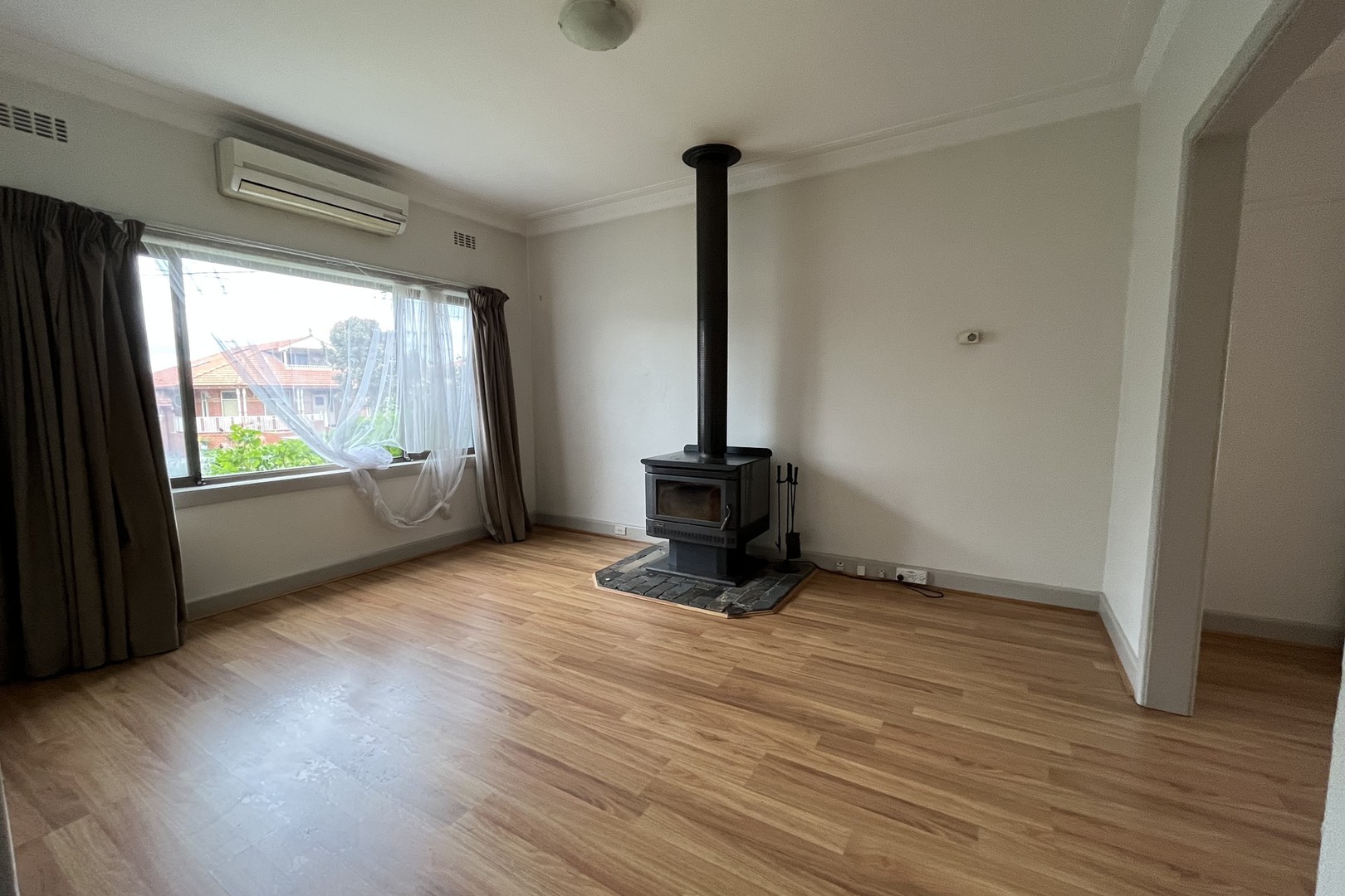 28 Hobbs Crescent, Reservoir, VIC 3073, Reservoir - Thumbnail 2
