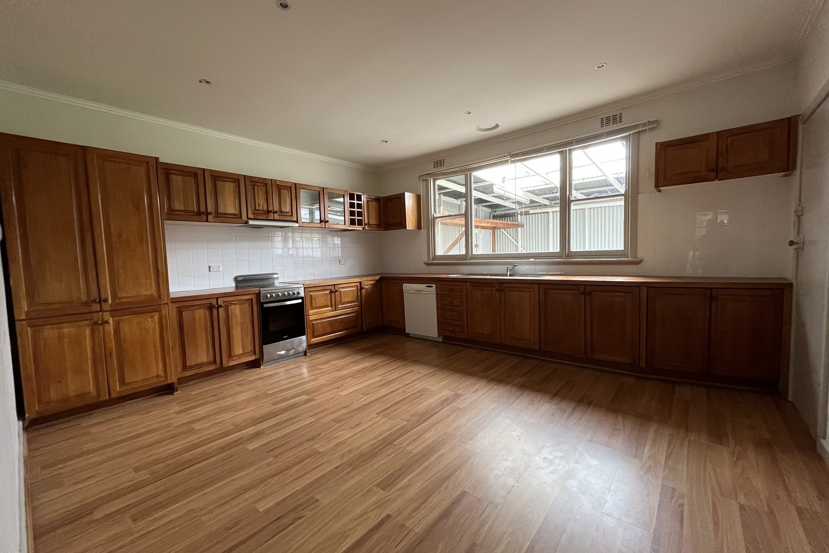 28 Hobbs Crescent, Reservoir, VIC 3073, Reservoir - Thumbnail 4