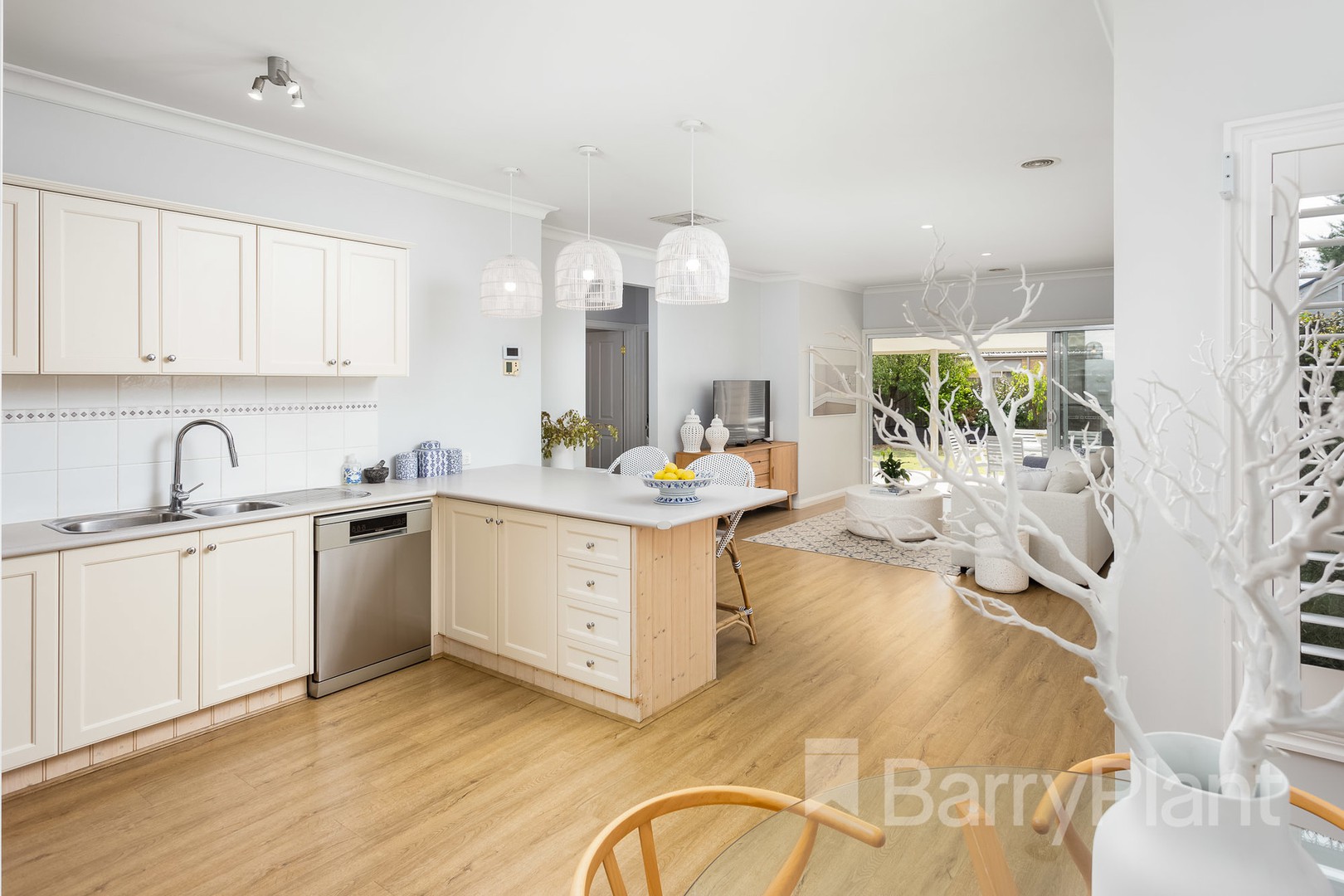 28 Howards Way, Point Cook, VIC 3030, Point Cook - Thumbnail 2
