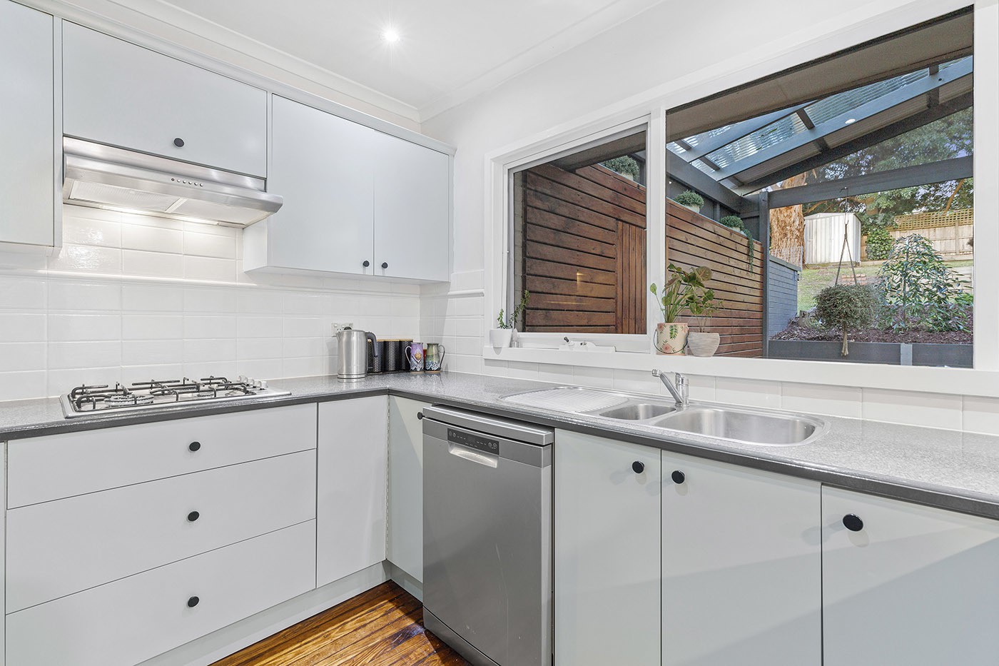 28 Huntingdale Drive, Chirnside Park, VIC 3116, Chirnside Park - Thumbnail 2