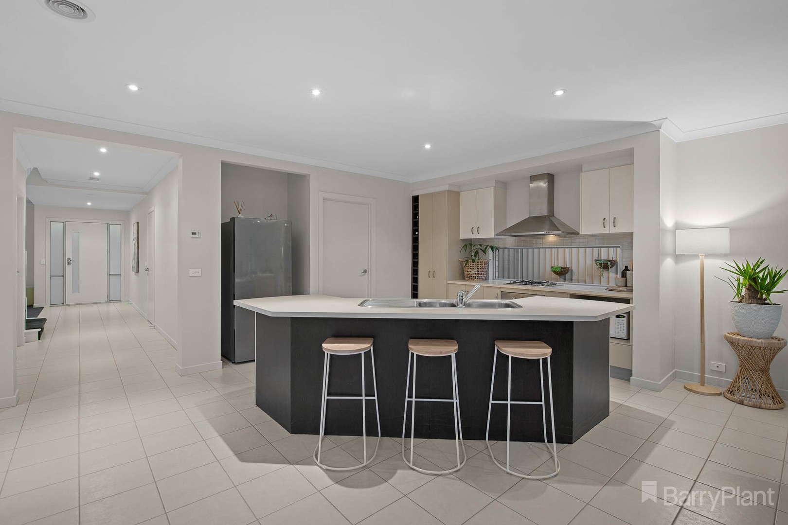 28 Kilburn Place, Pakenham, VIC 3810, Pakenham - Thumbnail 3