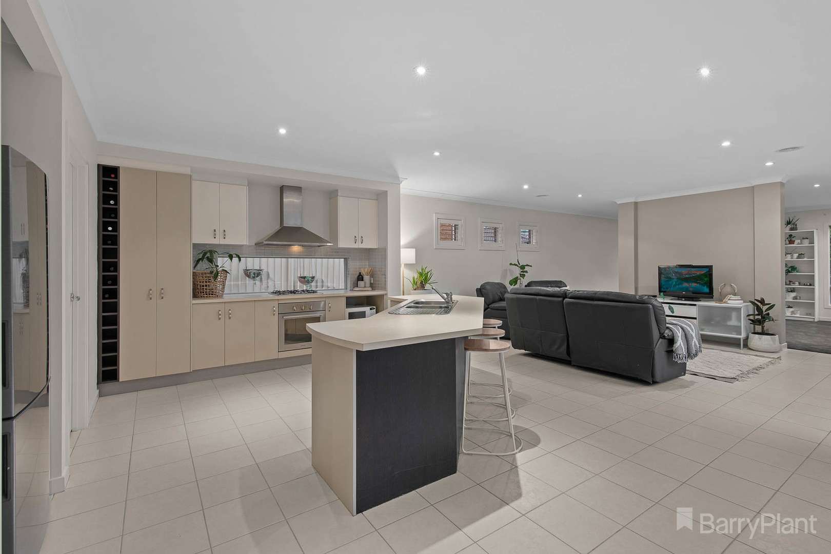 28 Kilburn Place, Pakenham, VIC 3810, Pakenham - Thumbnail 4