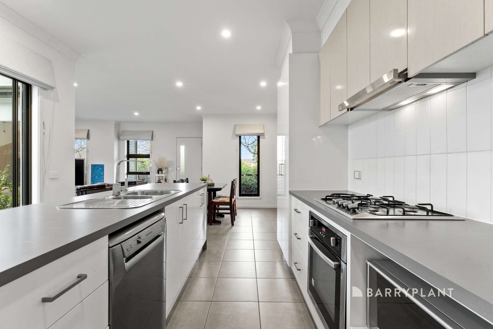 28 Kooyong Close, Officer, VIC 3809, Officer - Thumbnail 3