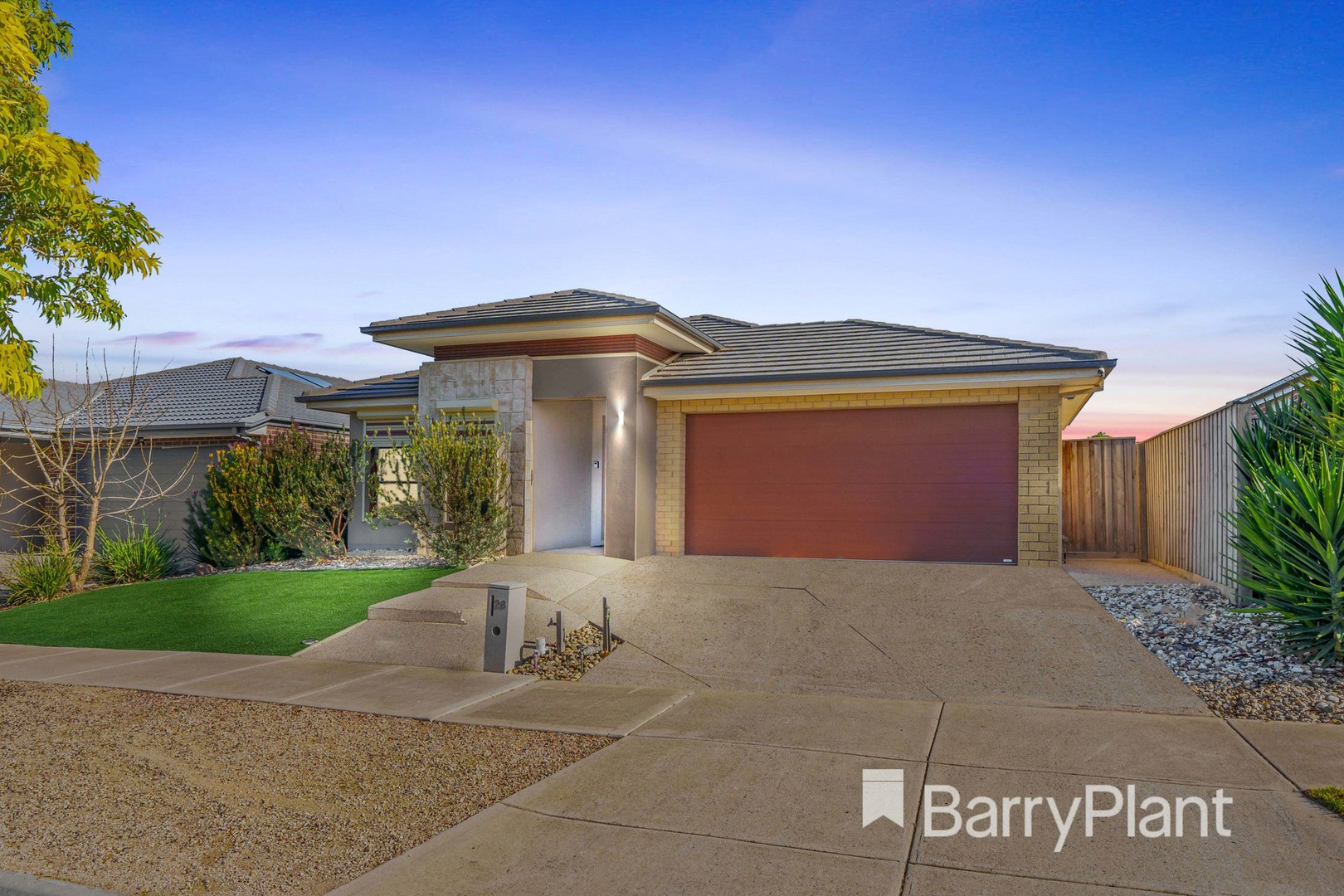 28 Kurrali Crescent, Werribee, VIC 3030, Werribee - Thumbnail 2